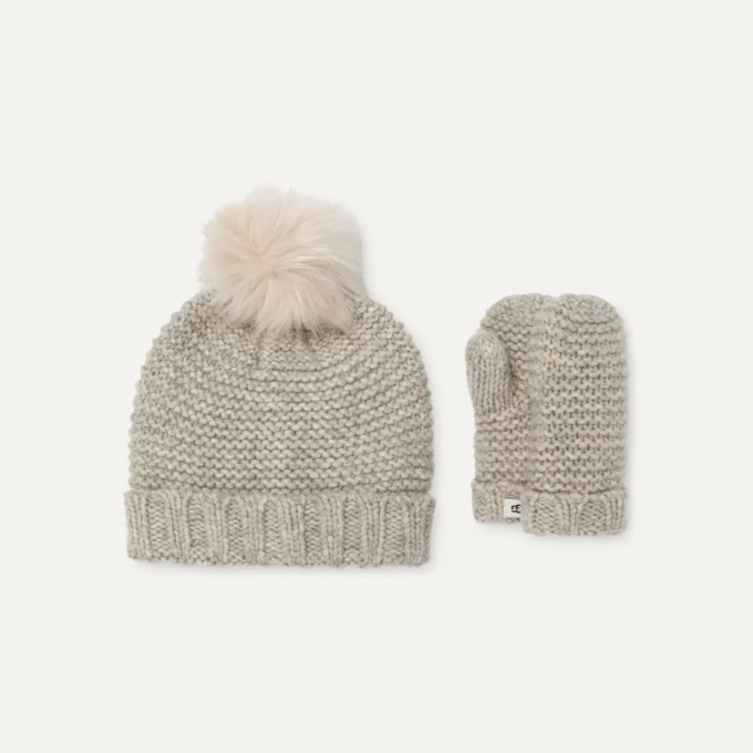 Ensemble mitaines et bonnet tricotés