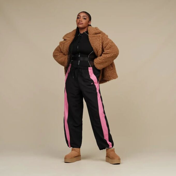 Manteau court en peluche Gertrude