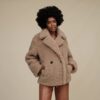 Manteau court en peluche Gertrude