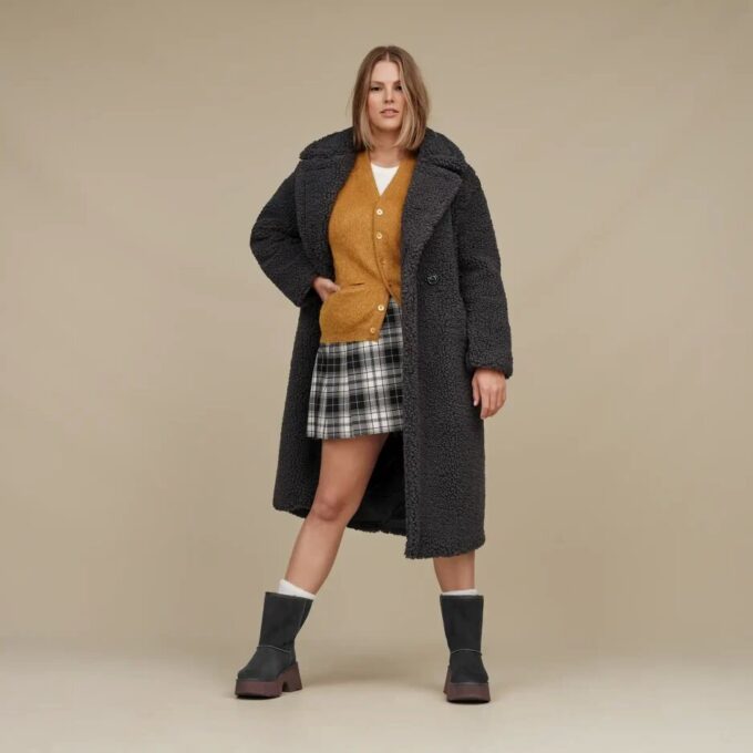 Manteau long en peluche de Gertrude