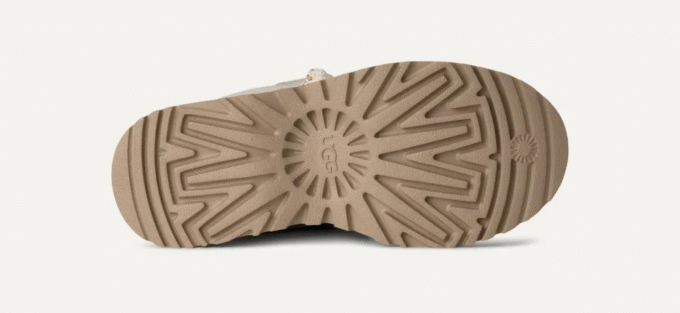 UGG Astromel